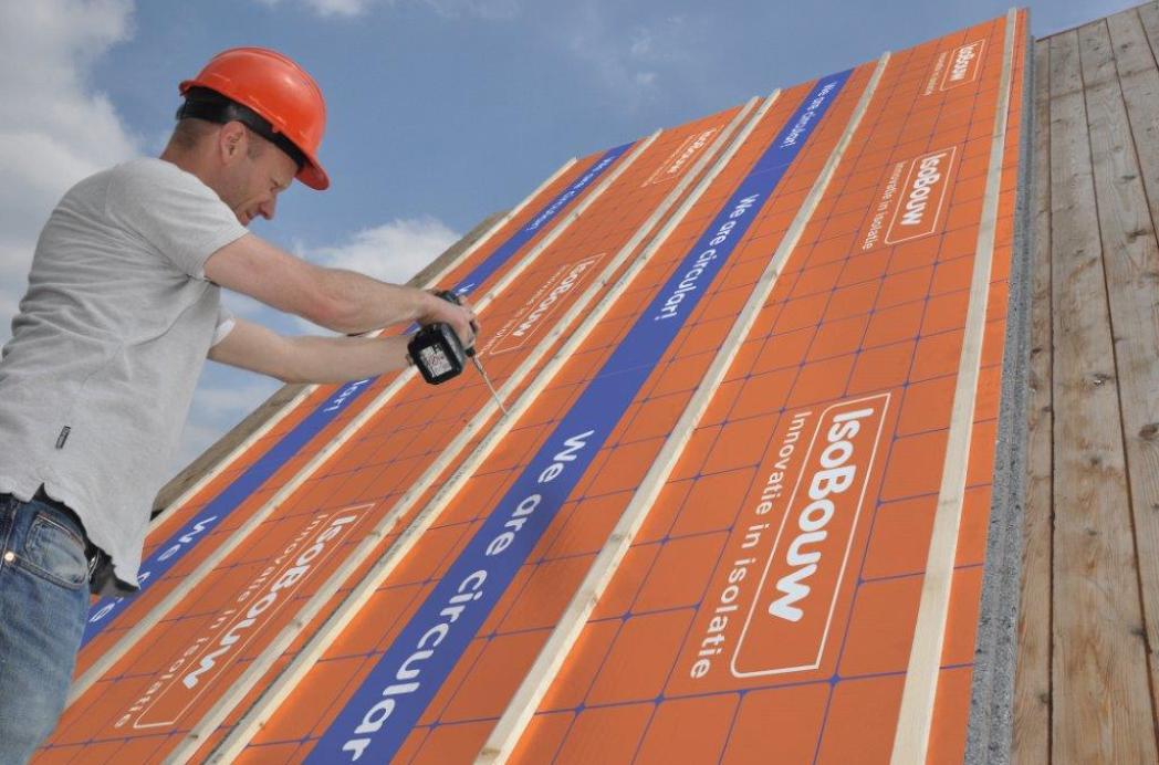 IsoBouw vernieuwt renovatieplaten hellend dak