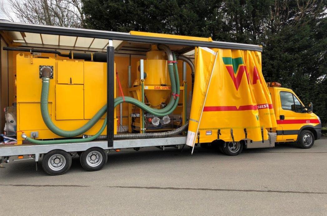 Vacuüm-unit tegen de eikenprocessierups