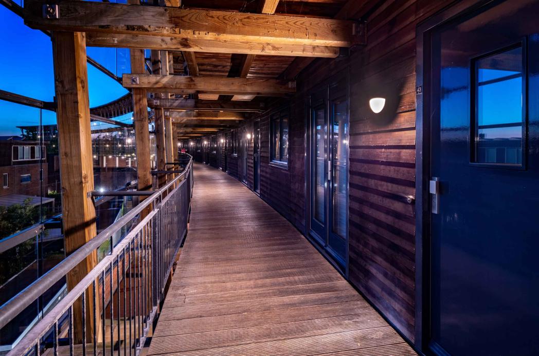 Hoe u wooncomplexen duurzaam én decoratief verlicht