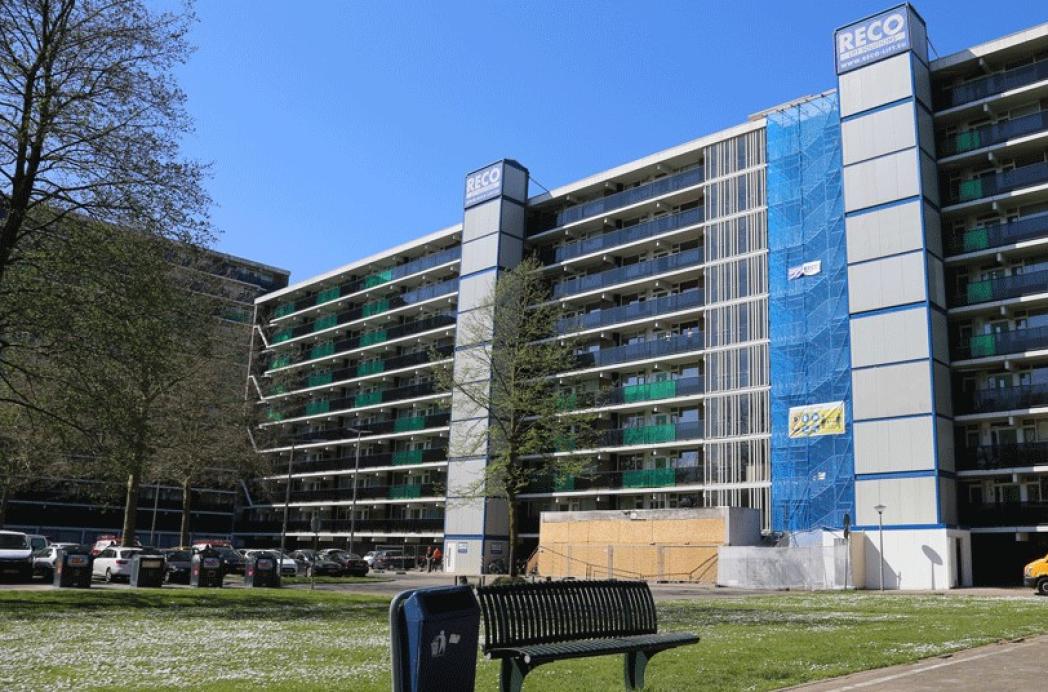 RECO levert noodliften voor bewoners na flatbrand Gelderseplein Arnhem 