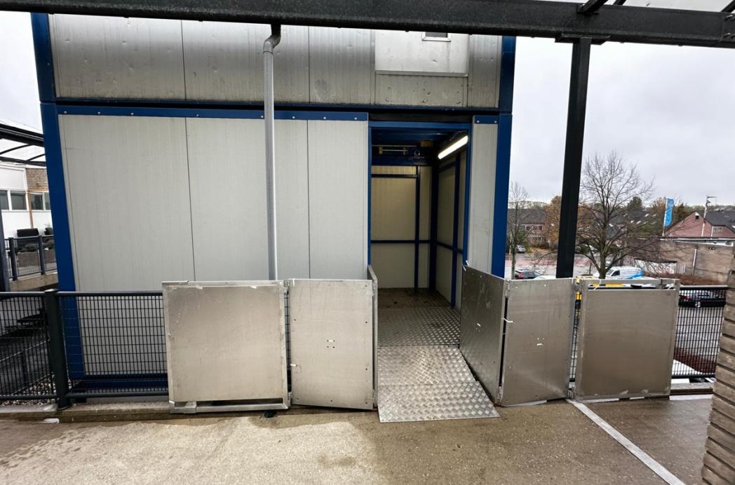 Speciale noodlift voor mindervaliden tijdens liftonderhoud